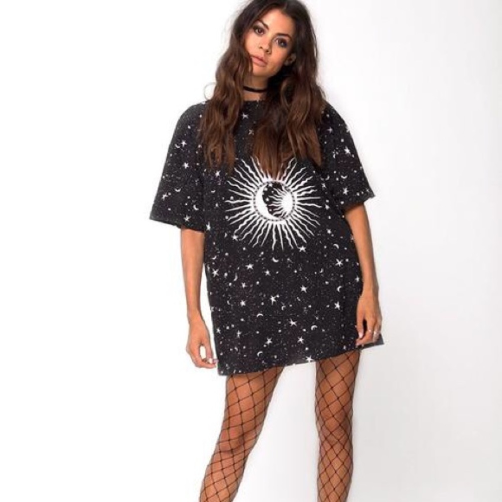 Sunny Kiss Oversized Tee in Black Cosmos